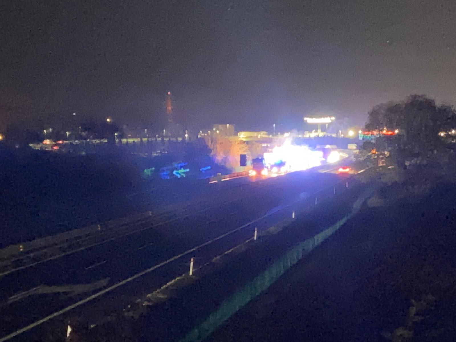Immagine per Camion in fiamme sull'autostrada a Ronchi dei Legionari, bloccata la circolazione verso Venezia